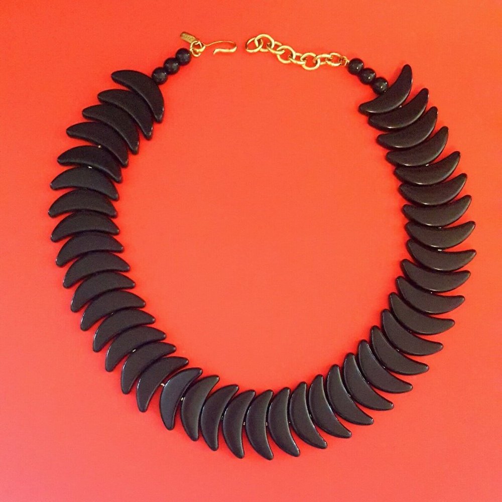 MONET COLLAR NECKLACE Black Crescent Beads LUCITE ACRYLIC CHOKER Plastic 1980s